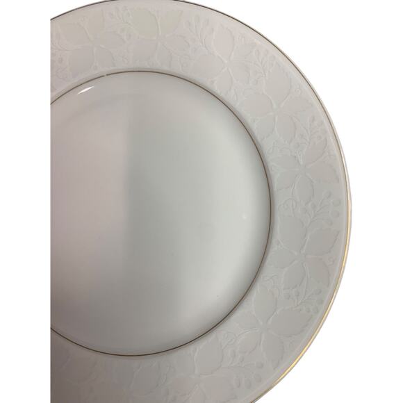 Rosenthal Germany White Velvet 7.75 Inch Salad Plate Gold Trim - Picture 3 of 6
